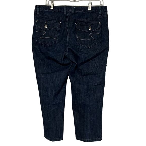 Capri Pants Woman’s Size 12 Mid Rise Dark Wash Denim Stretch Jeans Liz Claiborne - Picture 8 of 10